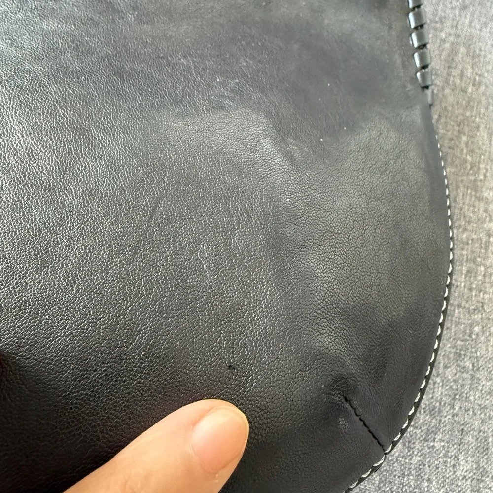 Black Swing Handbag - Picture 5 of 12